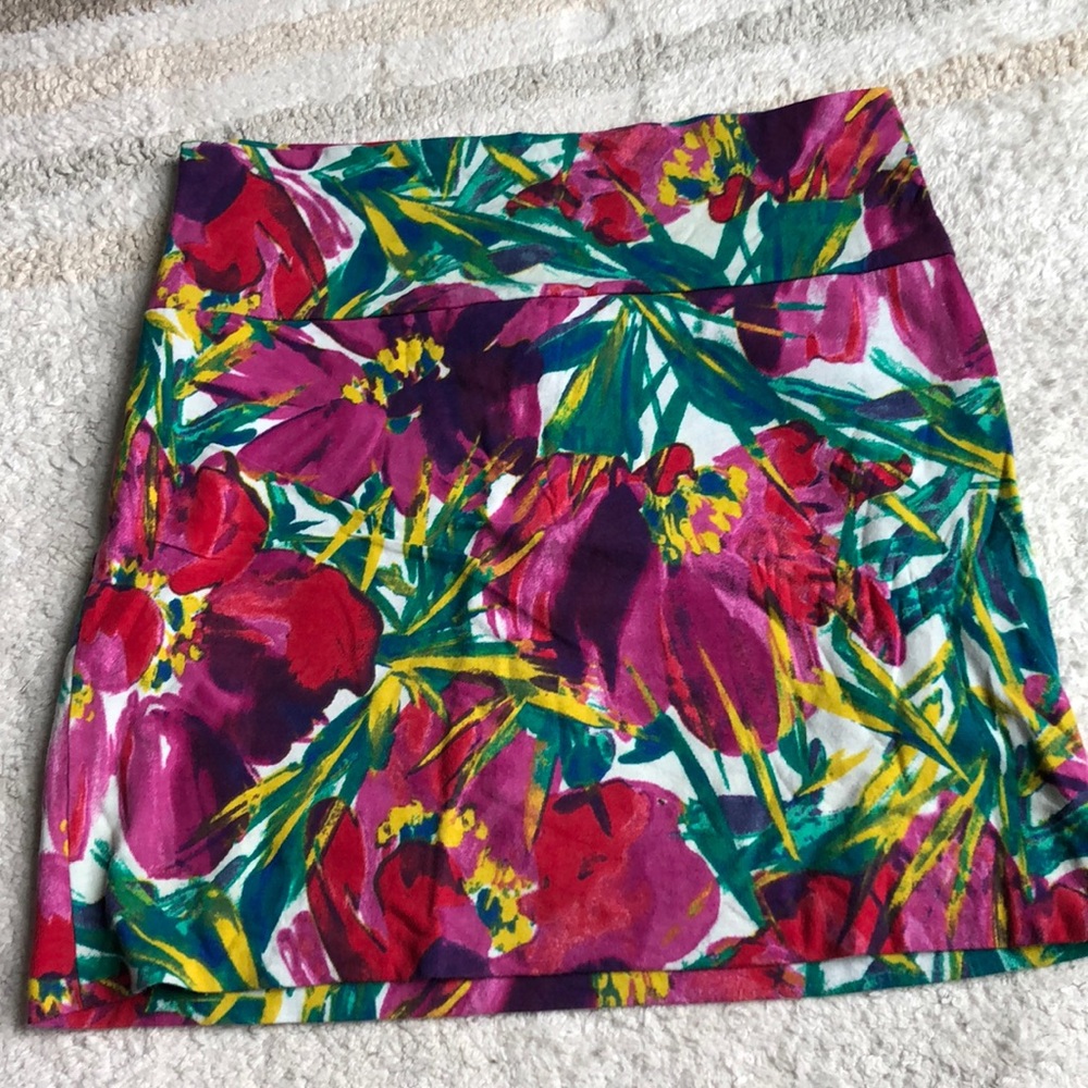 Wet seal floral print skirt medium/large fitted